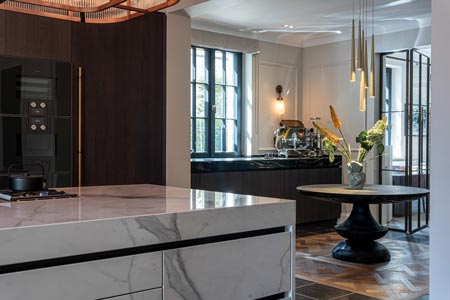 Messing brünierte Leuchte und Griffstange